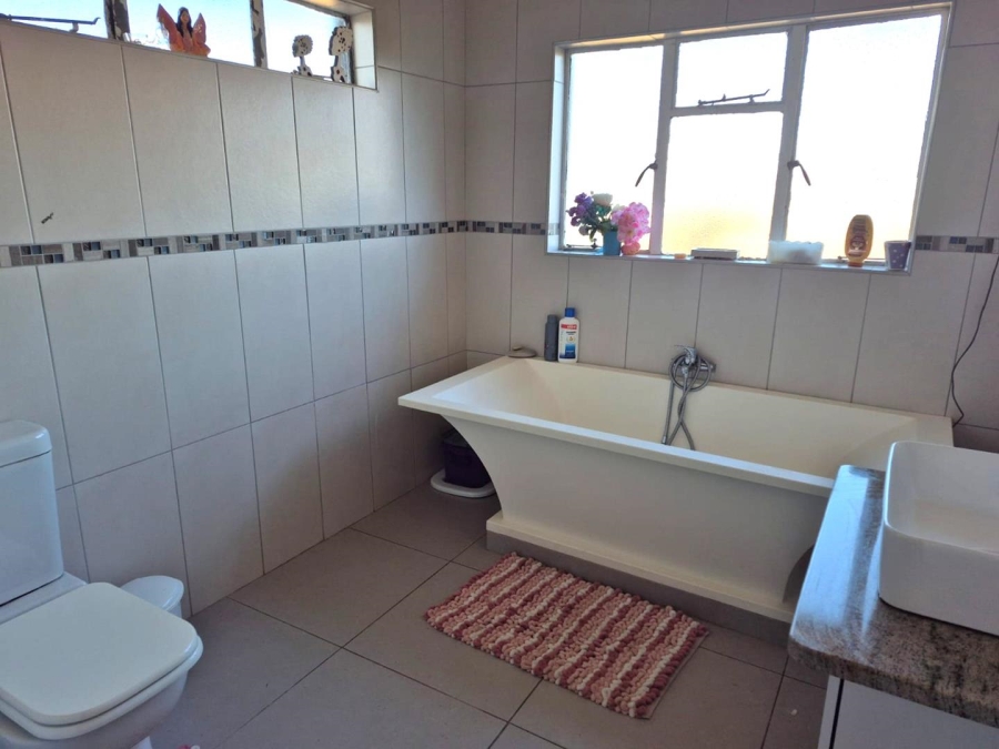 4 Bedroom Property for Sale in Mossel Bay Central Western Cape